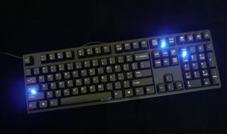 闪光键盘怎么操作 键盘灯光怎么调